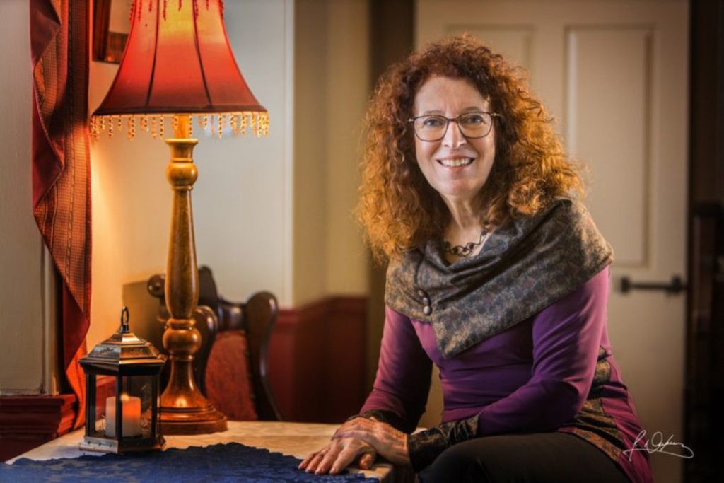 Monique Pauz&eacute; d&eacute;nonce les f&eacute;minicides