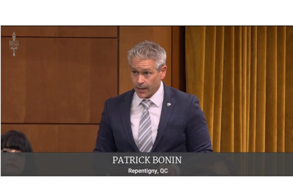 Le gouvernement veut s'imposer dans les comit&eacute;s