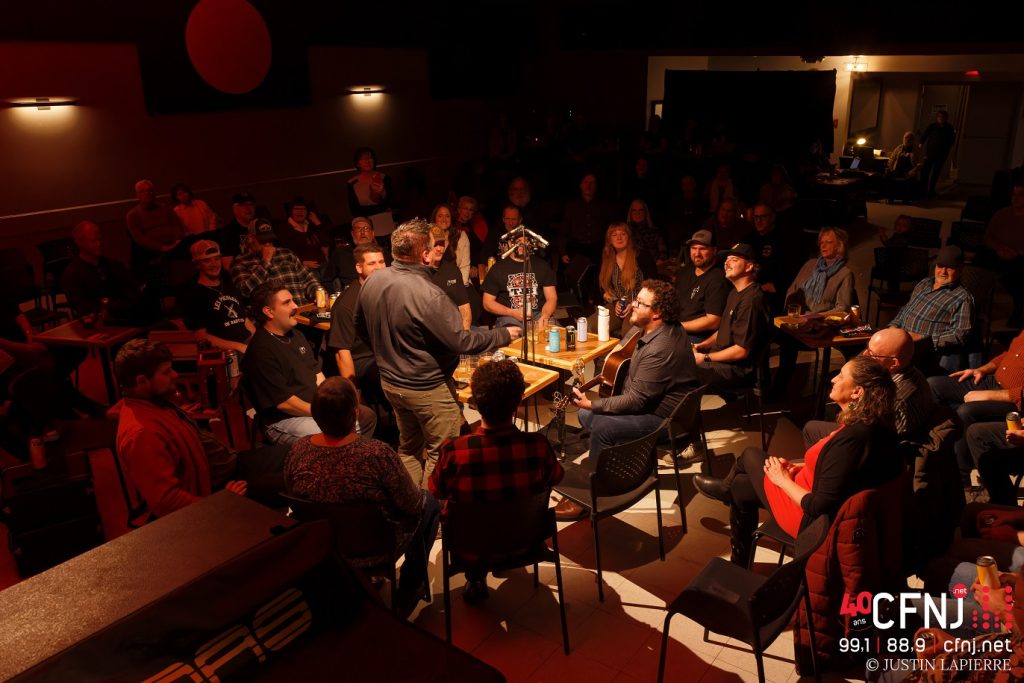 T-Shirt, Jeans, Baskets, édition du 40e, avec Les Chanteurs du CRAPO.