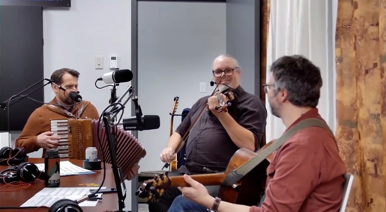 T-Shirt, Jeans, Baskets, l’Authentique, édition du 40e, avec Genticorum