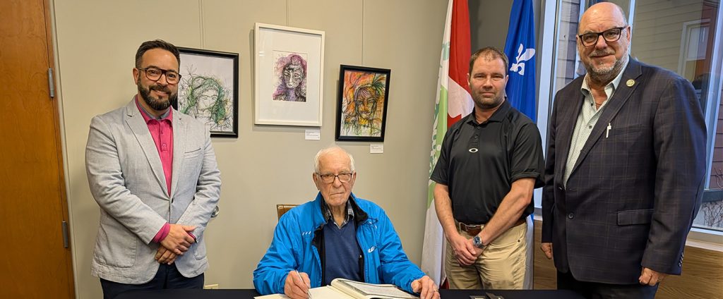 Saint-Charles-Borrom&eacute;e honore un citoyen